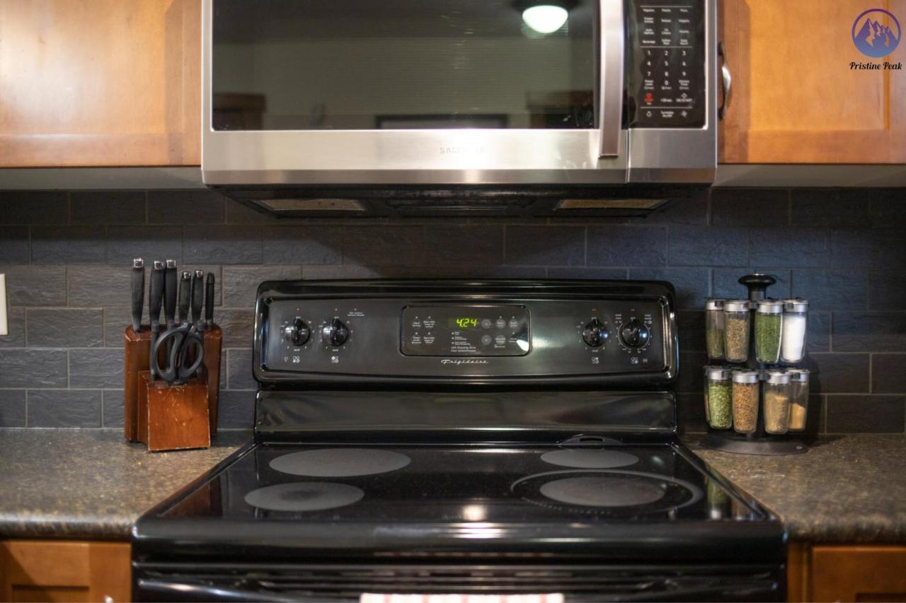 Fire Mountain Two Bedroom Condo Canmore Luaran gambar